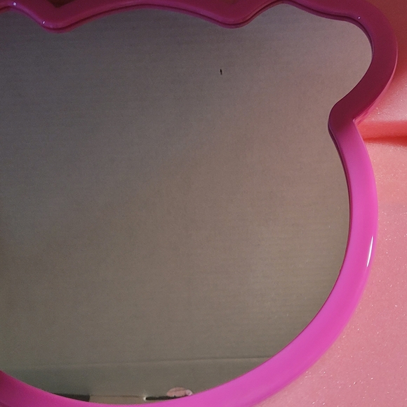 Pink Handheld Mirror - Picture 2 of 3